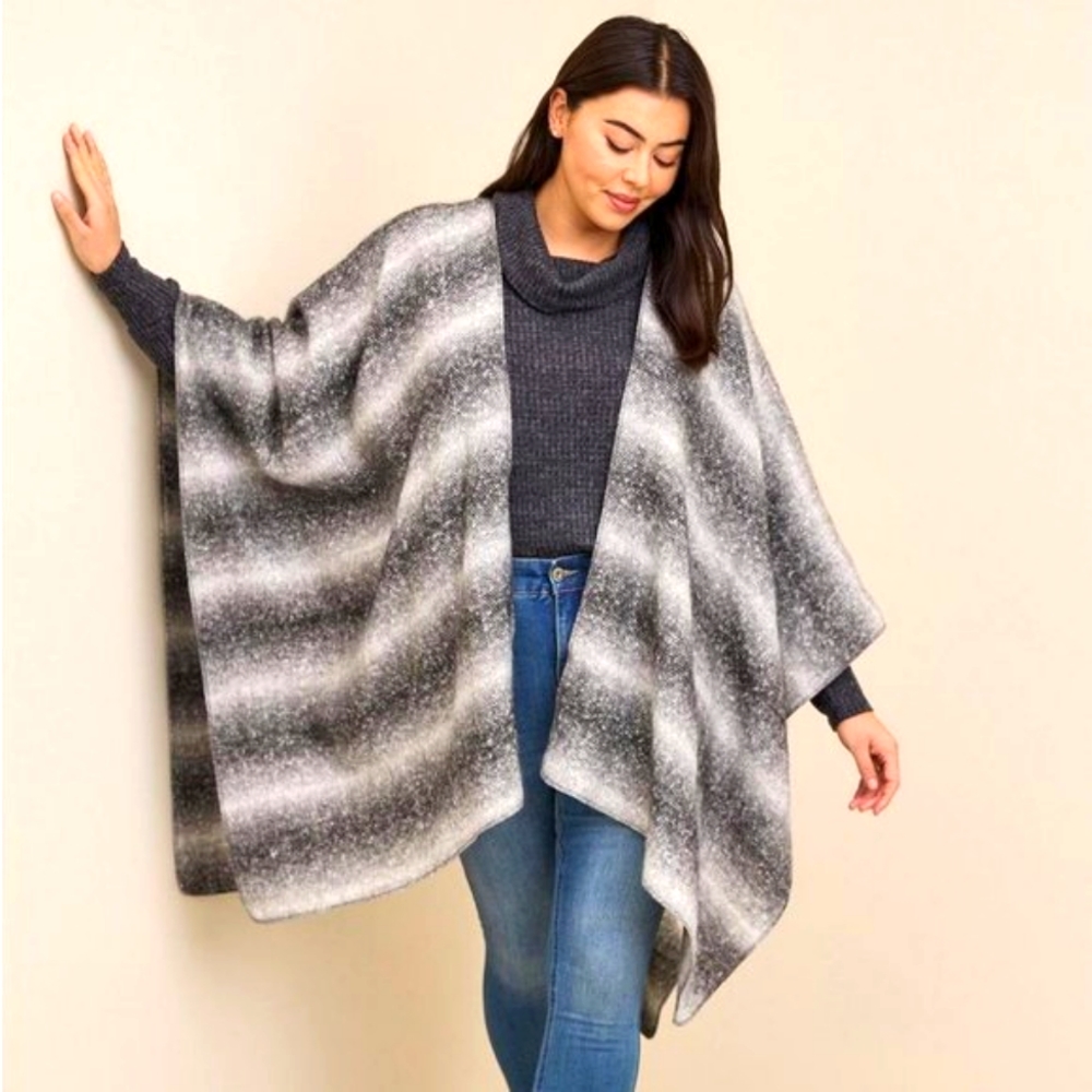 ❤️NWT TORRID RUANA - PONCHO - GRAY WHITE OMBRE - MACHINE WASHABLE - ONE SIZE